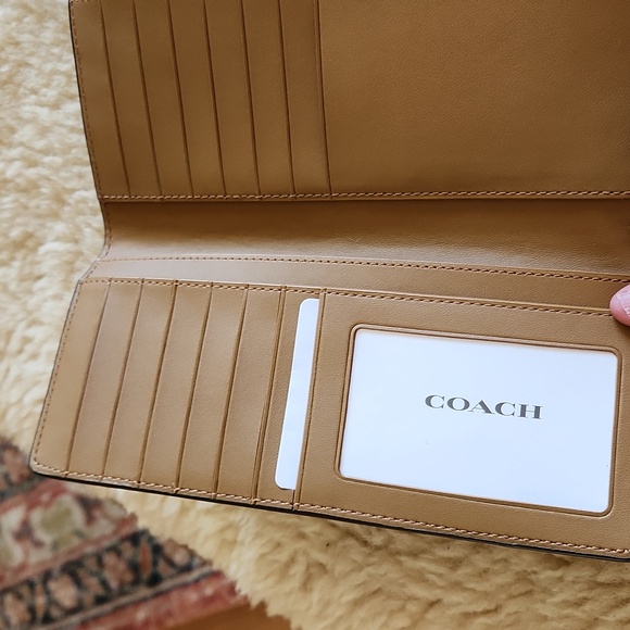 NWT Coach Sandy Beige Color Block Slim Tri-fold Leather Wallet 🤎🎁♥️ - Picture 11 of 16